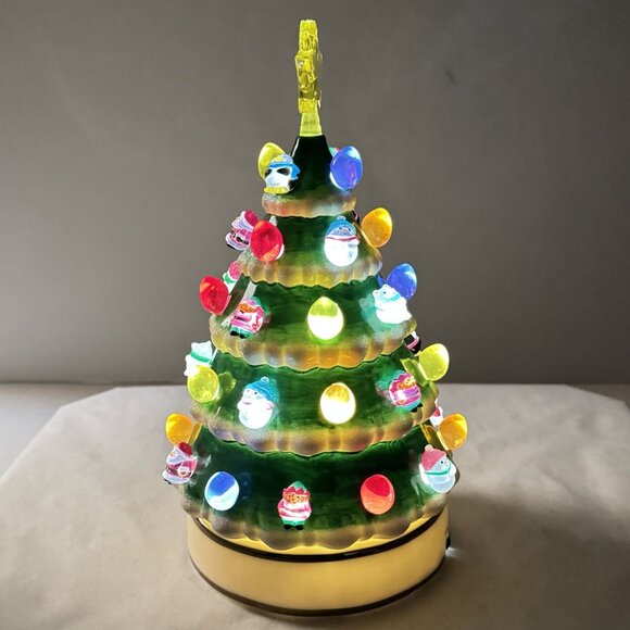 Hallmark Keepsake 2018 Porcelain Tabletop Christmas Tree 10" Light Magic Timer - Picture 14 of 16